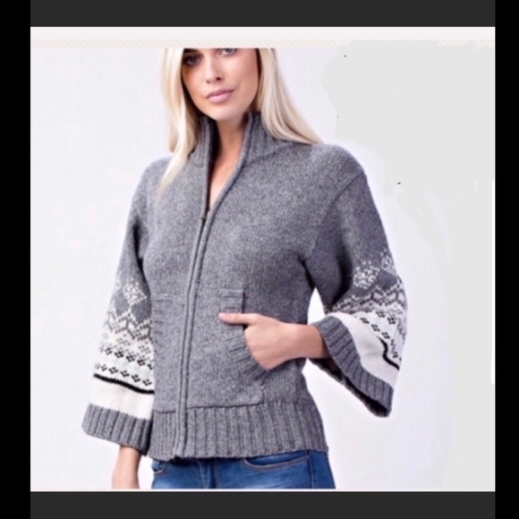 ⚠️only 2 left⚠️ 5⭐️ wool blend zip up sweater S - Picture 2 of 7